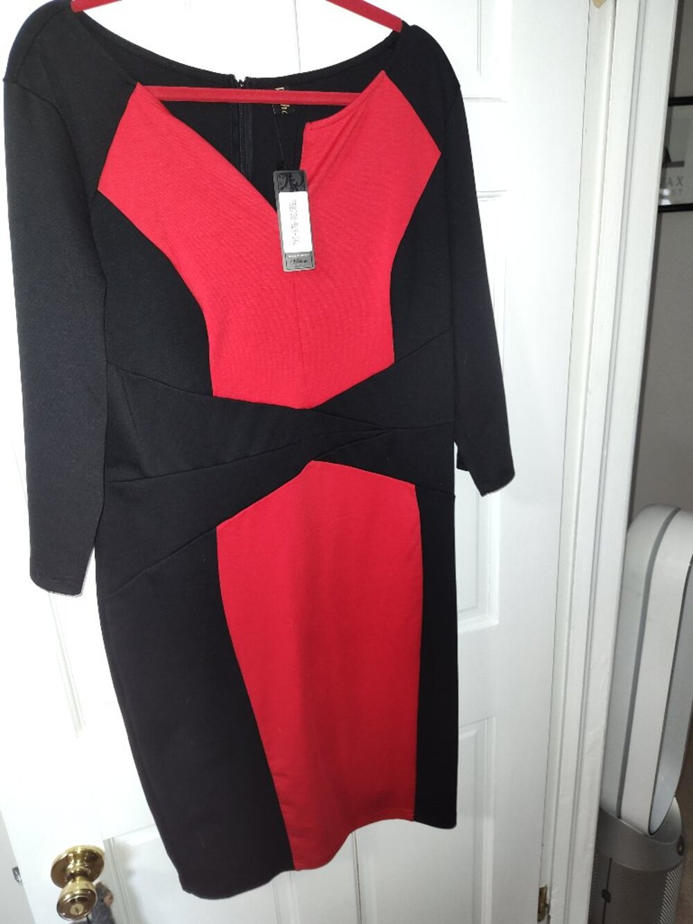 NWT 3XL Black Red Colorblock Bodycon Midi Dress 3/4 Sleeve Plus Size